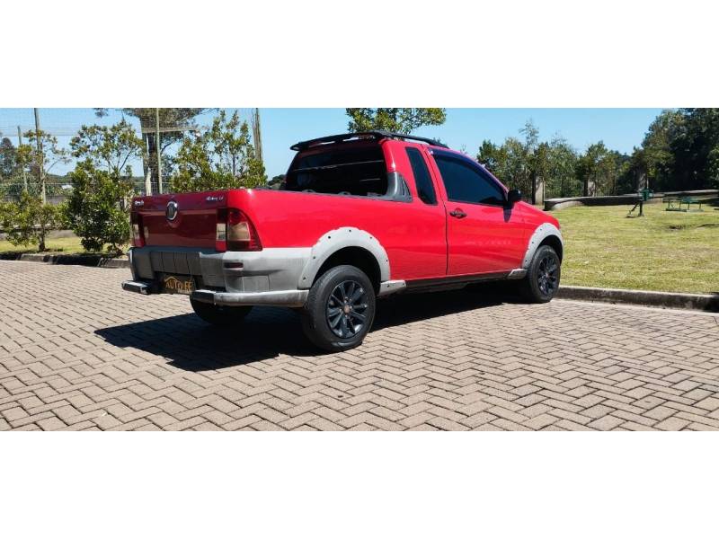 FIAT - STRADA - 2010/2011 - Vermelha - R$ 43.900,00