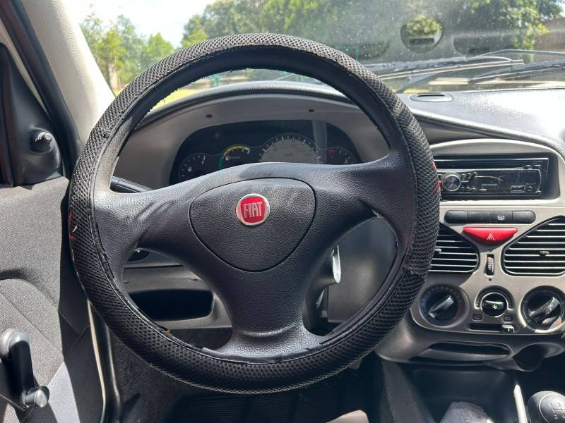 FIAT - PALIO - 2010/2011 - Branca - R$ 32.900,00