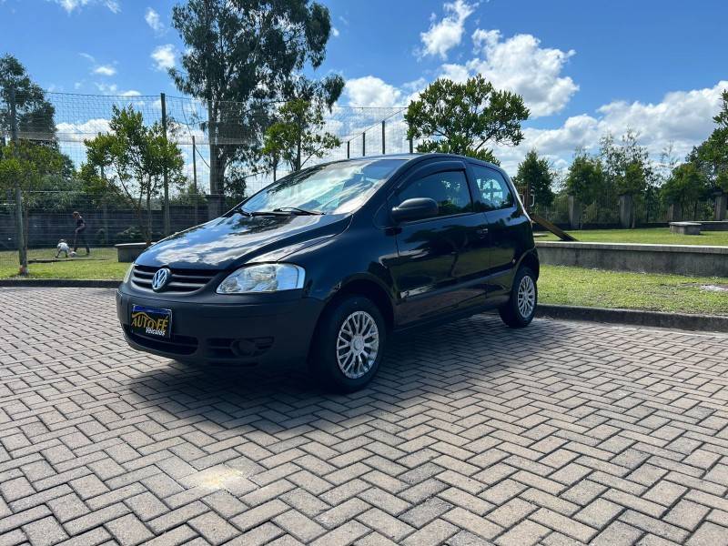 VOLKSWAGEN - FOX - 2004/2004 - Preta - R$ 24.900,00