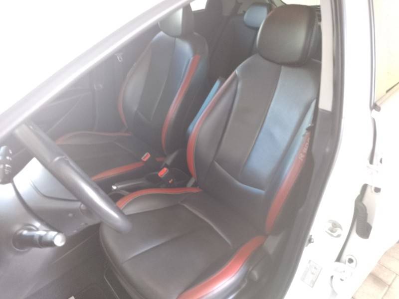 HYUNDAI - HB20 - 2016/2017 - Branca - R$ 72.900,00