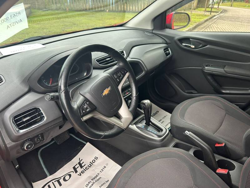CHEVROLET - ONIX - 2015/2016 - Vermelha - R$ 64.900,00