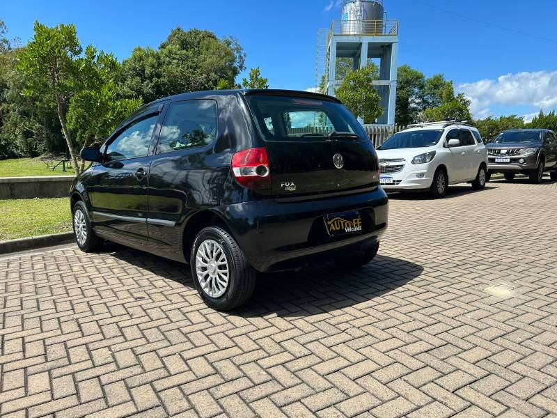 VOLKSWAGEN - FOX - 2004/2004 - Preta - R$ 24.900,00