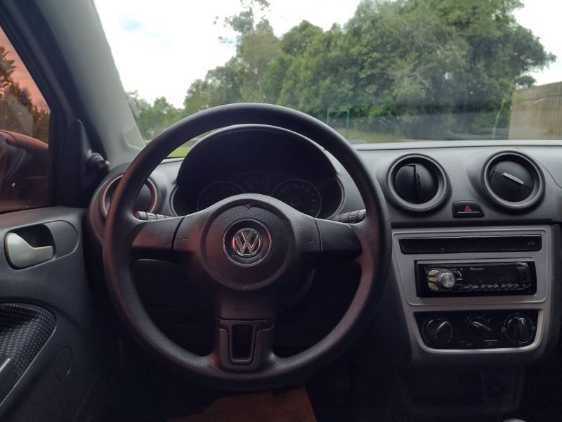 VOLKSWAGEN - VOYAGE - 2014/2015 - Branca - R$ 47.900,00