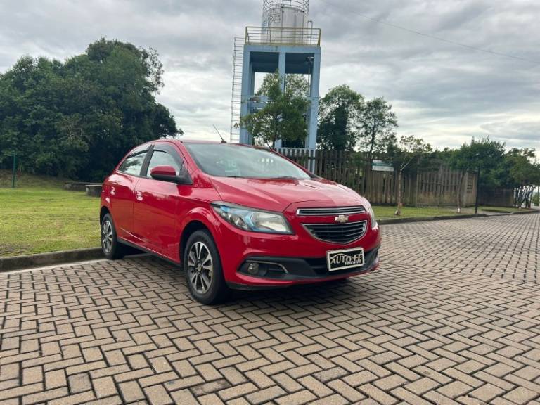 CHEVROLET - ONIX - 2015/2016 - Vermelha - R$ 64.900,00