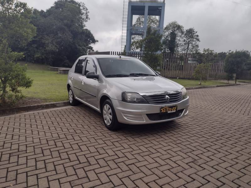 RENAULT - LOGAN - 2013/2013 - Prata - R$ 29.900,00