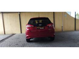 TOYOTA - YARIS - 2021/2022 - Vermelha - R$ 91.900,00