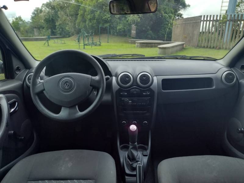 RENAULT - LOGAN - 2013/2013 - Prata - R$ 29.900,00