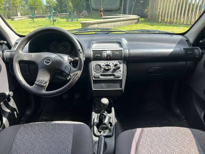 CHEVROLET - CLASSIC - 2004/2005 - Preta - R$ 19.900,00