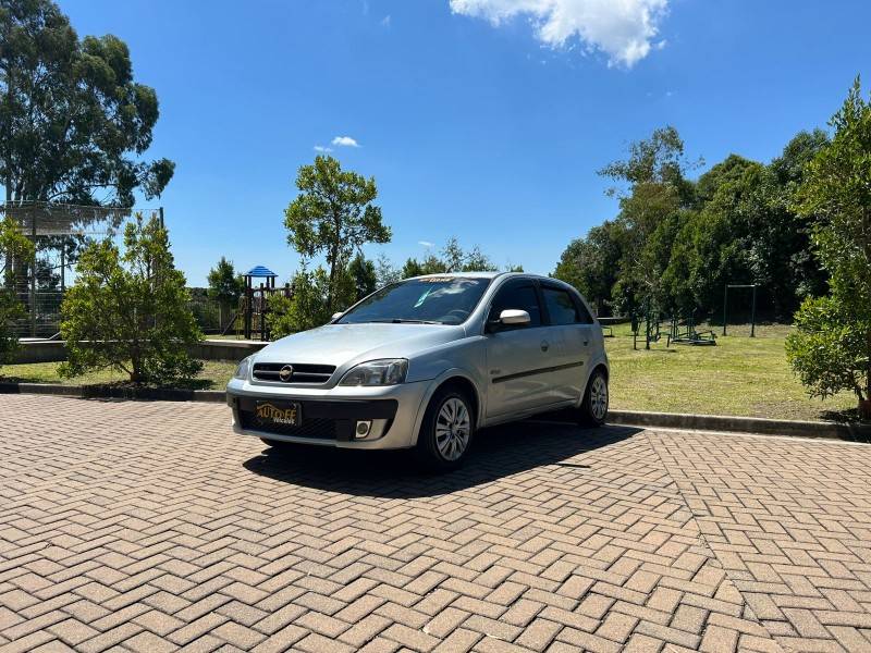 CHEVROLET - CORSA - 2006/2006 - Prata - R$ 27.900,00