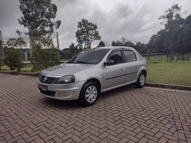 RENAULT - LOGAN - 2013/2013 - Prata - R$ 29.900,00