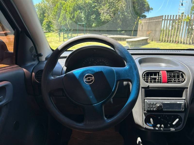 CHEVROLET - CORSA - 2006/2006 - Prata - R$ 27.900,00