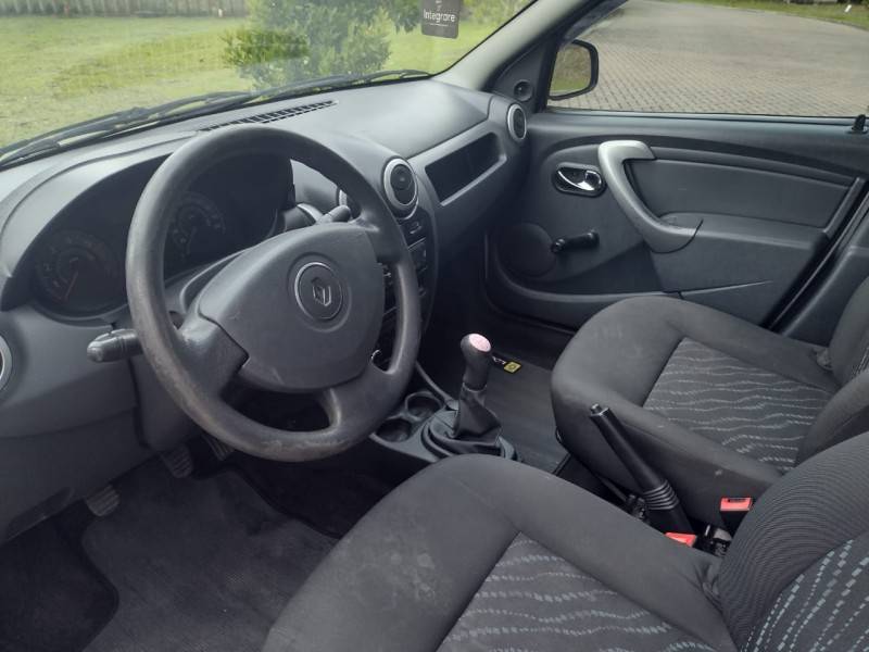 RENAULT - LOGAN - 2013/2013 - Prata - R$ 29.900,00