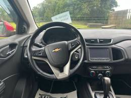 CHEVROLET - ONIX - 2015/2016 - Vermelha - R$ 64.900,00