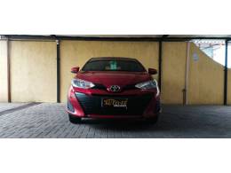 TOYOTA - YARIS - 2021/2022 - Vermelha - R$ 91.900,00