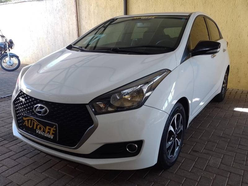 HYUNDAI - HB20 - 2016/2017 - Branca - R$ 72.900,00