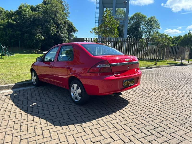 CHEVROLET - PRISMA - 2011/2012 - Vermelha - R$ 34.900,00
