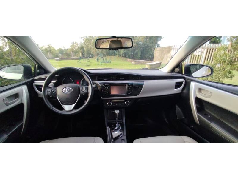 TOYOTA - COROLLA - 2016/2017 - Branca - R$ 95.900,00