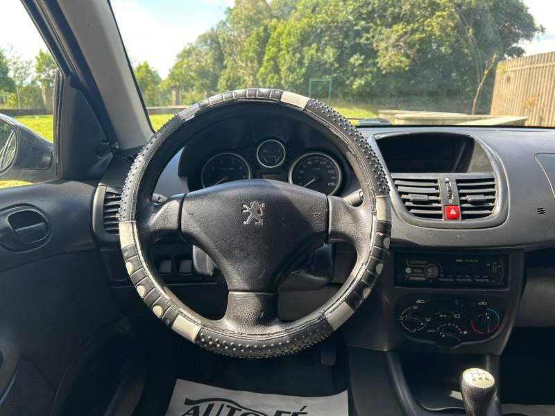 PEUGEOT - 207 - 2008/2009 - Prata - R$ 22.900,00