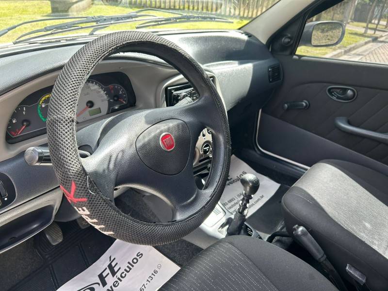 FIAT - PALIO - 2010/2011 - Branca - R$ 32.900,00