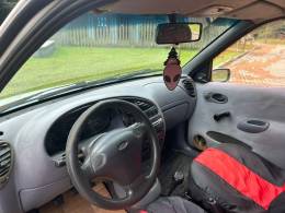FORD - FIESTA - 1998/1999 - Branca - R$ 10.900,00