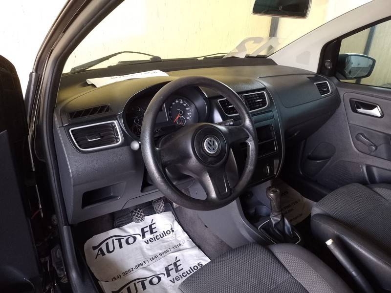 VOLKSWAGEN - FOX - 2011/2012 - Preta - R$ 37.900,00