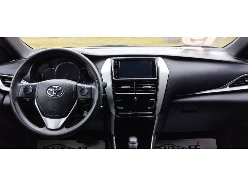 TOYOTA - YARIS - 2018/2019 - Branca - R$ 83.900,00