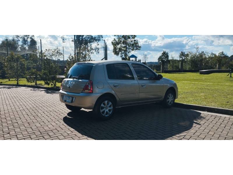 RENAULT - CLIO - 2015/2016 - Bege - R$ 41.900,00