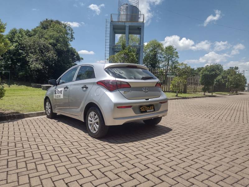 HYUNDAI - HB20 - 2018/2019 - Prata - R$ 59.900,00