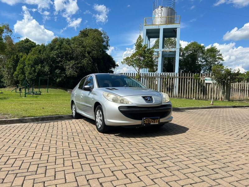 PEUGEOT - 207 - 2008/2009 - Prata - R$ 22.900,00
