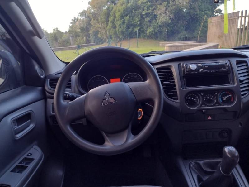 MITSUBISHI - L200 TRITON - 2022/2022 - Branca - R$ 139.900,00