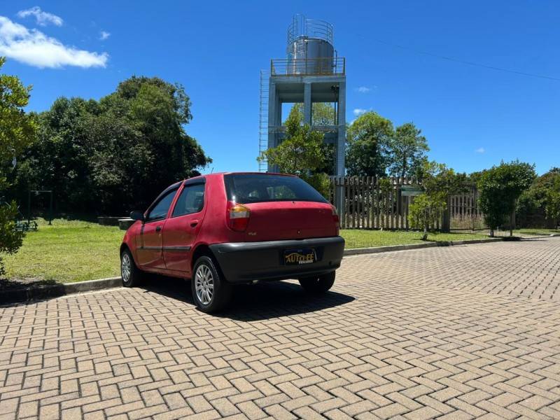 FIAT - PALIO - 2003/2003 - Vermelha - R$ 21.900,00
