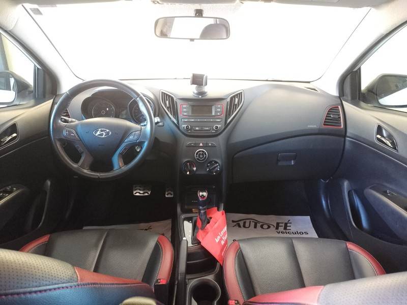 HYUNDAI - HB20 - 2016/2017 - Branca - R$ 72.900,00