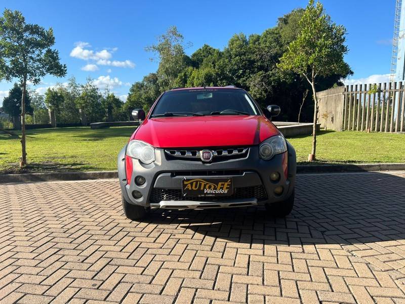 FIAT - PALIO - 2014/2015 - Vermelha - R$ 52.900,00